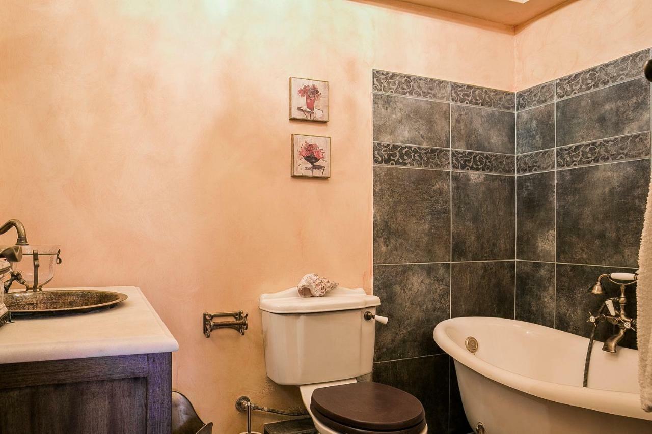 Vila Palazzino Di Nionio Karavádhos Exteriér fotografie